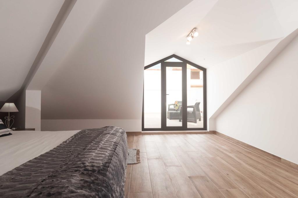 Westside Beach House Пеніші Екстер'єр фото